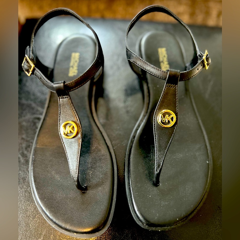 Michael Kors Mallory Sandals, black, size 8 (excellent condition)